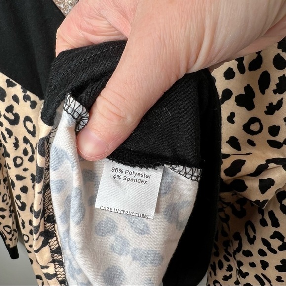 Grace and Emma Boutique Chevron Leopard Sequin Colorblock Top Jumper Size Large - Picture 11 of 13
